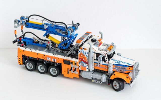 Review LEGO Technic 42128 Heavy-duty Tow Truck