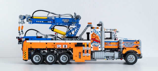 Review LEGO Technic 42128 Heavy-duty Tow Truck