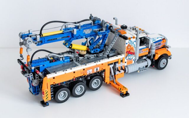 Review LEGO Technic 42128 Heavy-duty Tow Truck