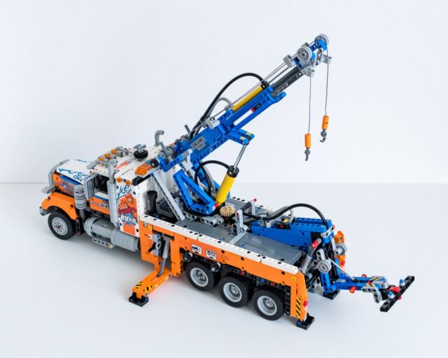 Review LEGO Technic 42128 Heavy-duty Tow Truck