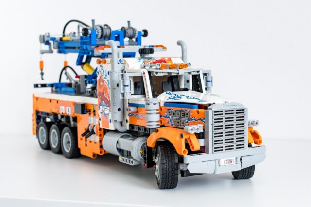 Review LEGO Technic 42128 Heavy-duty Tow Truck