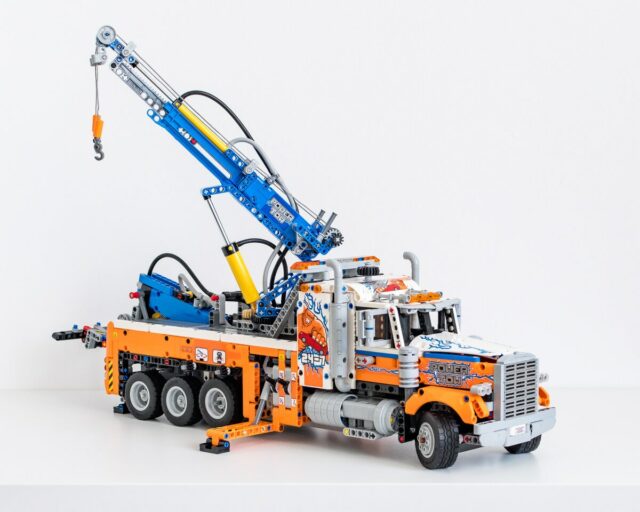 Review LEGO Technic 42128 Heavy-duty Tow Truck