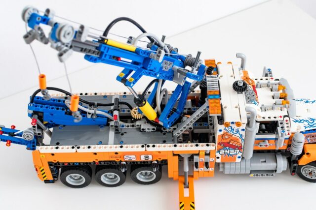 Review LEGO Technic 42128 Heavy-duty Tow Truck