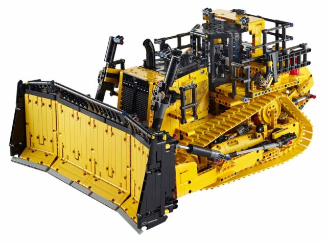 LEGO Technic 42131 App-Controlled CAT D11 Bulldozer