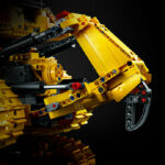 LEGO Technic 42131 App-Controlled CAT D11 Bulldozer