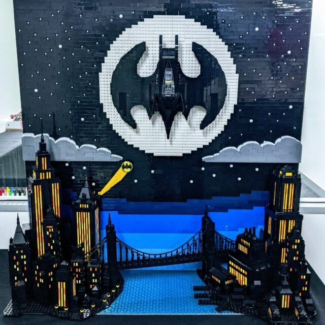 LEGO Batman Gotham Batsignal Batwing