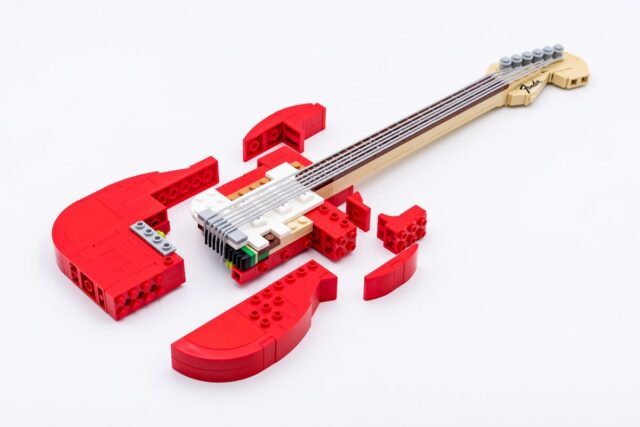 Review LEGO Ideas Guitare 21329 Fender Stratocaster