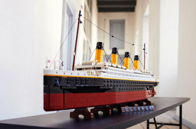 LEGO 10294 Titanic display