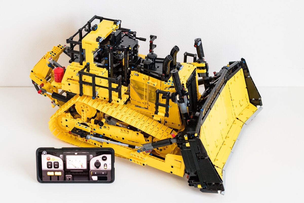 LEGO Technic 42131 Bulldozer D11 Cat Véhicule de Chantier Télécommandé avec  Application pas cher 