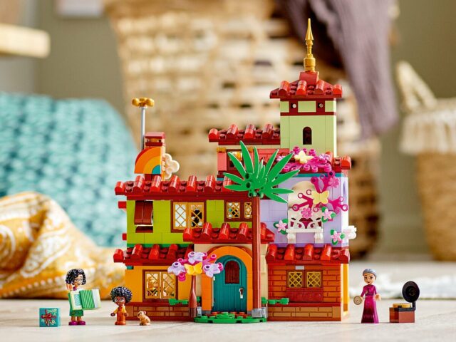 LEGO Encanto 43202 The Madrigal House