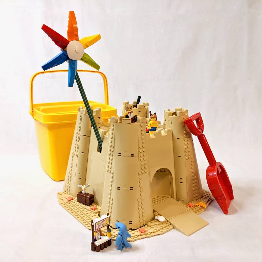 Un château de sable à l'échelle minifig - HelloBricks
