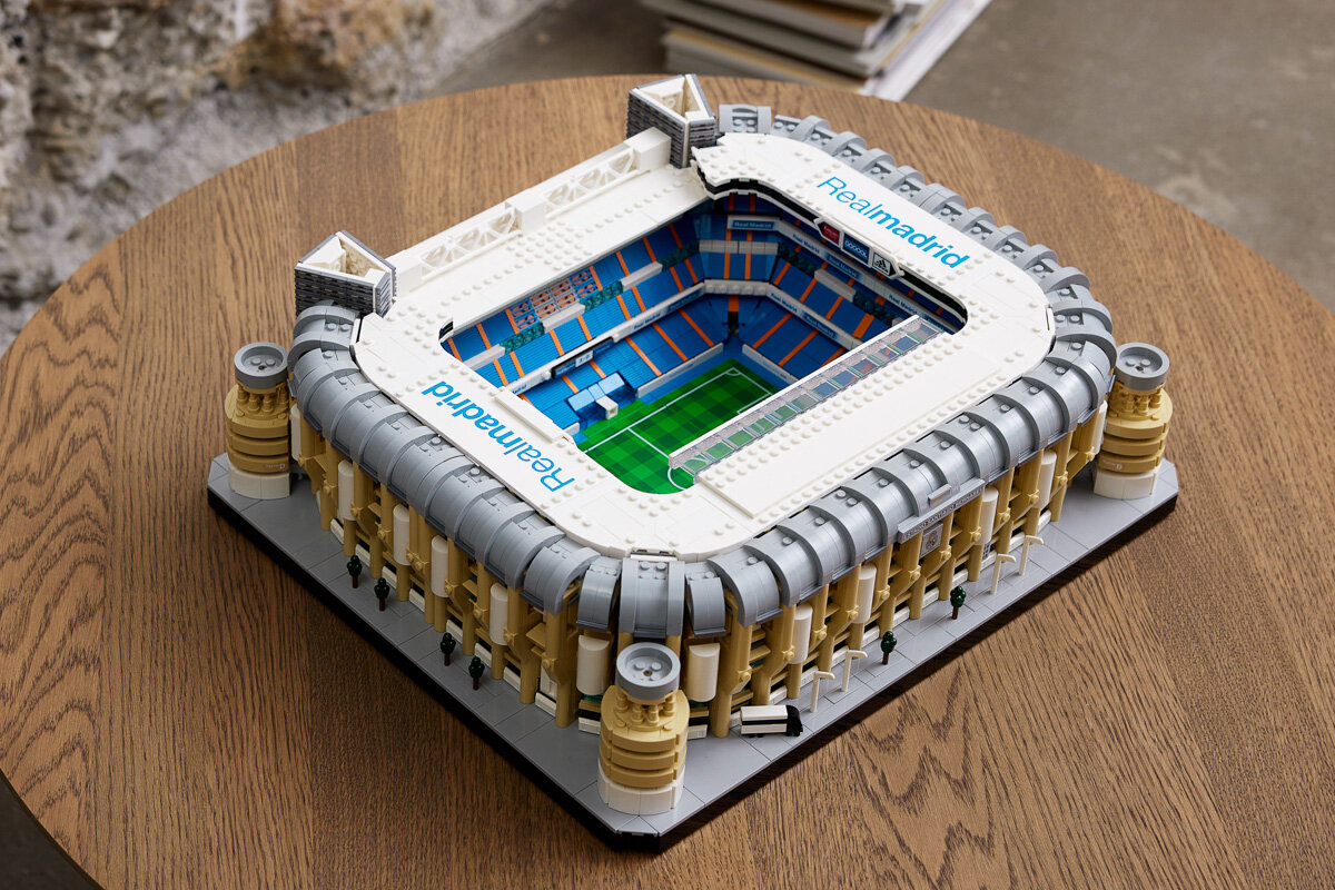LEGO 10299 Real Madrid Santiago Bernabéu Stadium : l'annonce officielle -  HelloBricks