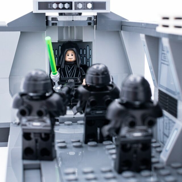 Review LEGO Star Wars 75324 Dark Trooper Attack