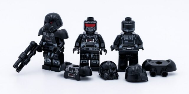 Review LEGO Star Wars 75324 Dark Trooper Attack