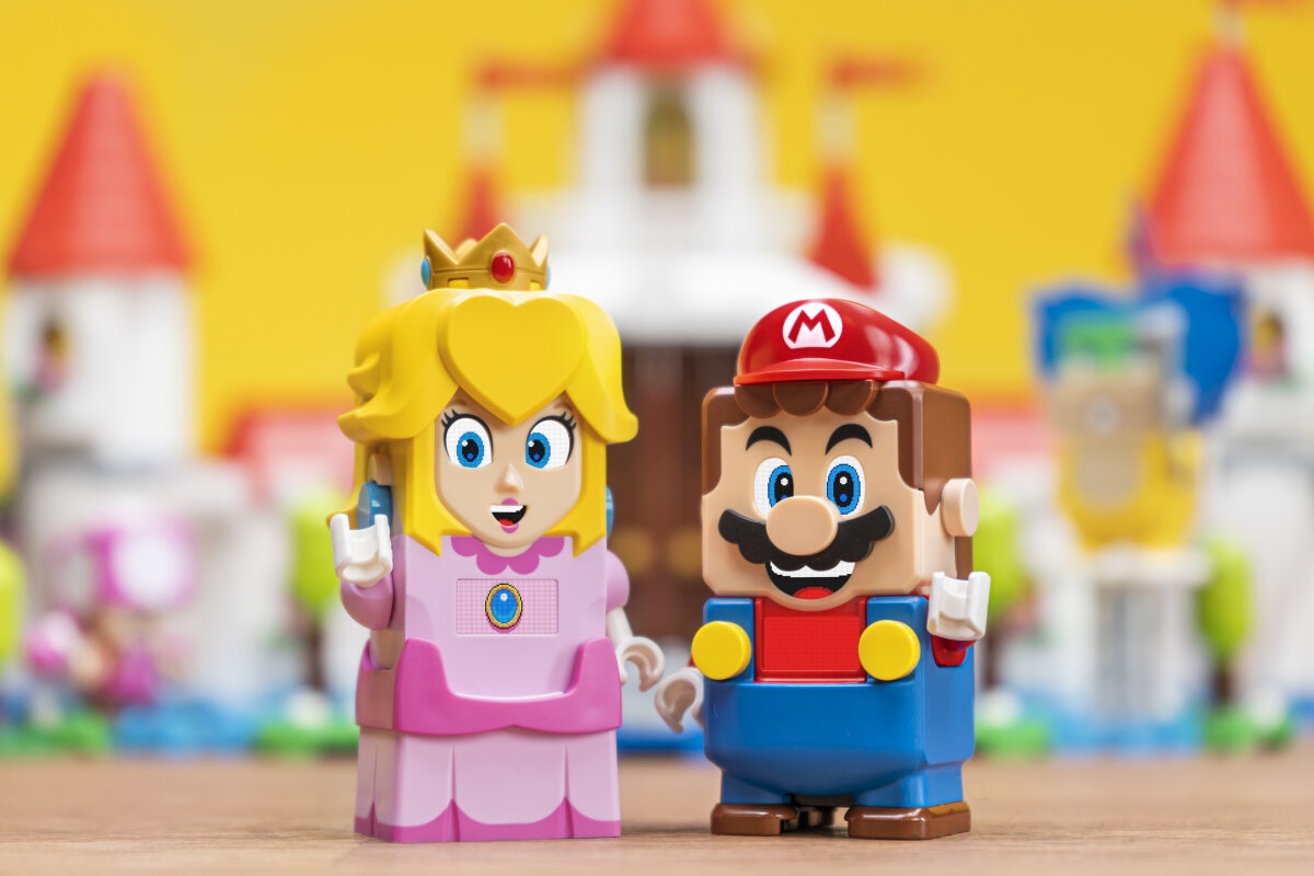 Nouveautés LEGO Super Mario 2022 : la princesse Peach et son château  débarquent cet été - HelloBricks