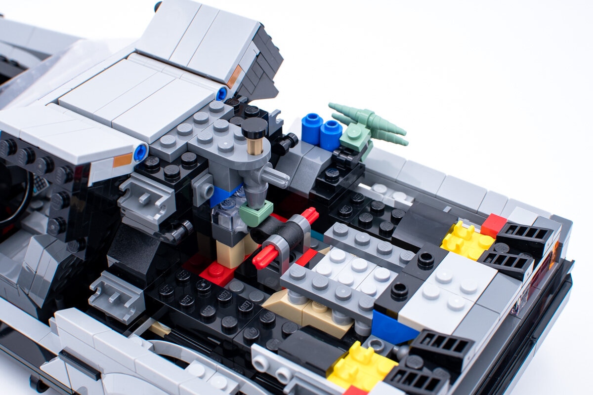 Comment résoudre le problème de portes de la DELOREAN LEGO 10300