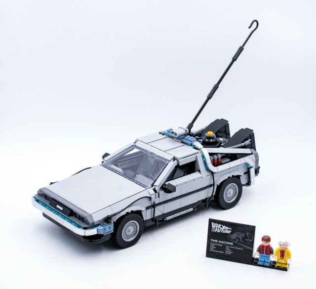 Review LEGO 10300 Back to the Future Time Machine : la DeLorean de Retour  vers le Futur - HelloBricks