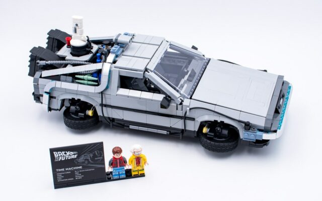 Review LEGO 10300 Back to the Future Time Machine DeLorean