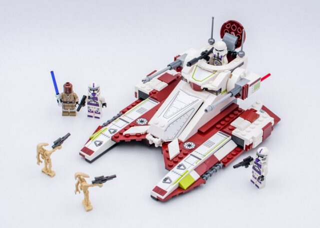 Review LEGO Star Wars 75342 Republic Fighter Tank