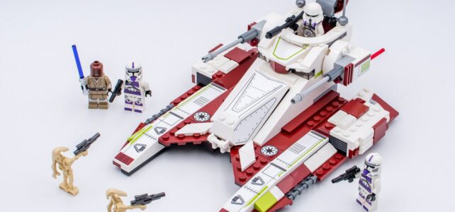 Review LEGO Star Wars 75342 Republic Fighter Tank