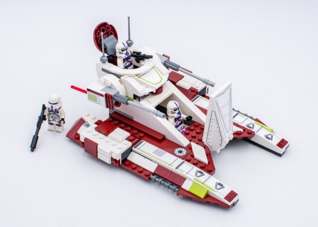 Review LEGO Star Wars 75342 Republic Fighter Tank