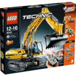 2010 : LEGO Technic 8043 Motorized Excavator