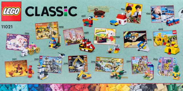 LEGO Classic 11021 90 Years of Play