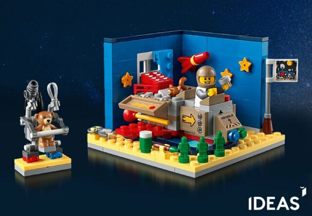 LEGO Ideas 40533 Cosmic Cardboard Adventures