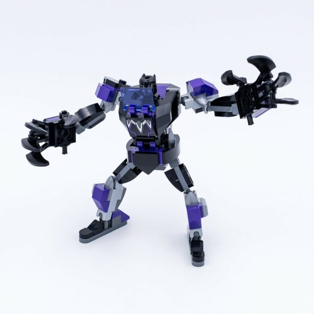 Review LEGO 76204 Black Panther Mech Armor