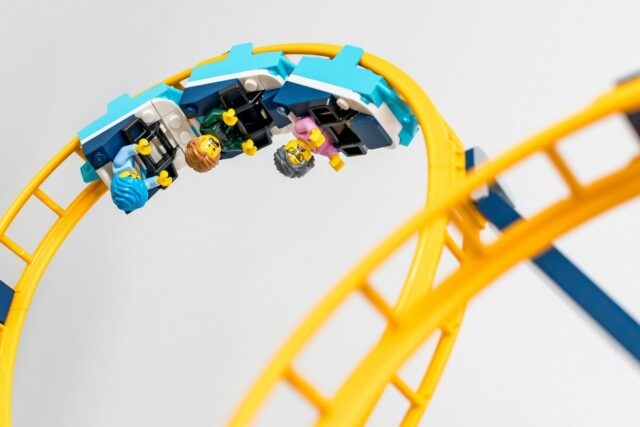 Review LEGO Icons 10303 Loop Coaster