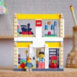 LEGO 40574 LEGO Brand Store