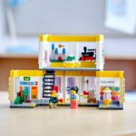 LEGO 40574 LEGO Brand Store