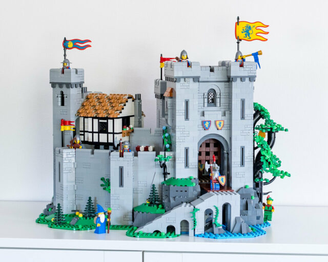 Review LEGO 10305 Lion Knights Castle