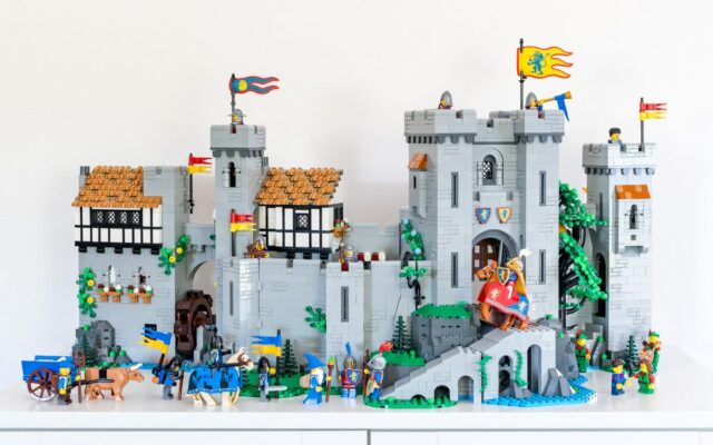 Review LEGO 10305 Lion Knights Castle