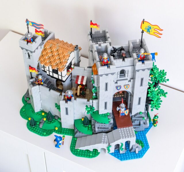 Review LEGO 10305 Lion Knights Castle