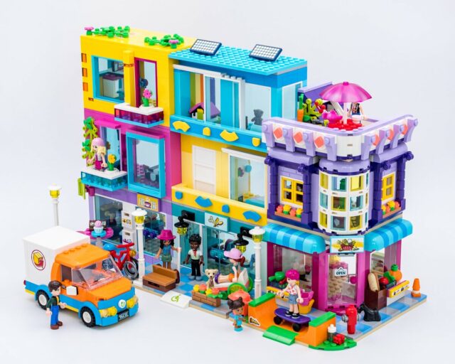 Review LEGO Friends 41704 Main Street Building