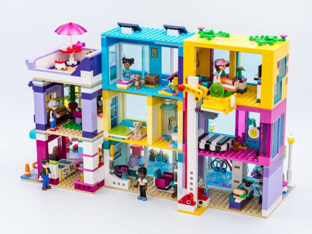 Review LEGO Friends 41704 Main Street Building