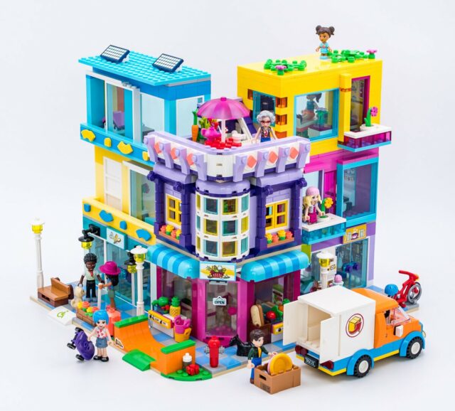 Review LEGO Friends 41704 Main Street Building