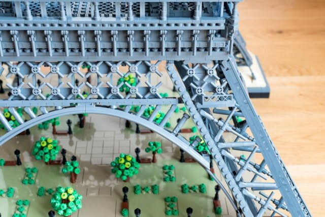Review LEGO Icons 10307 Eiffel Tower