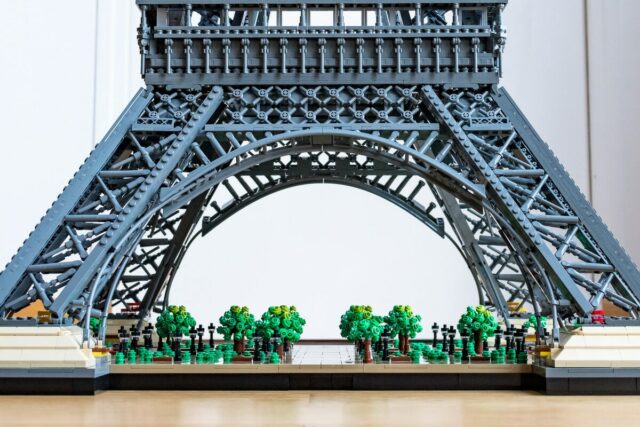 Review LEGO Icons 10307 Eiffel Tower