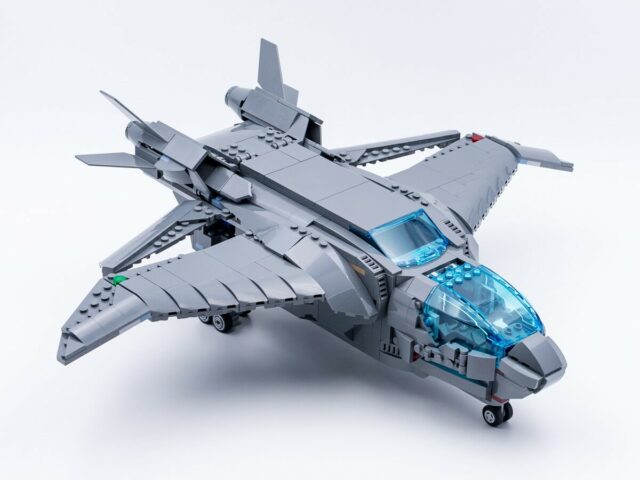 Review LEGO Marvel 76248 The Avengers Quinjet