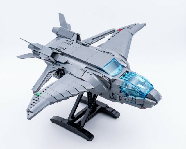 Review LEGO Marvel 76248 The Avengers Quinjet