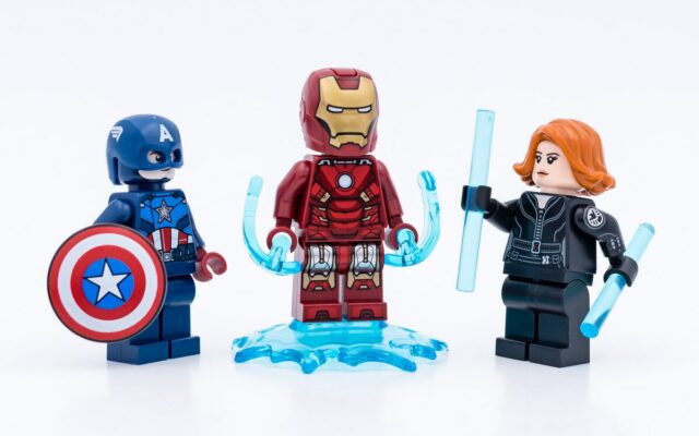 Review LEGO Marvel 76248 The Avengers Quinjet