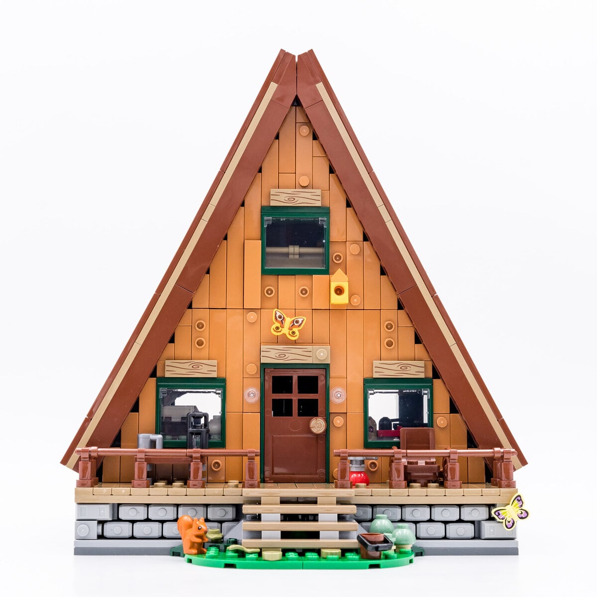 SOLDES D'HIVER LEGO 2023 : GLACEES ! UNE CABANE EN BOIS REVELEE