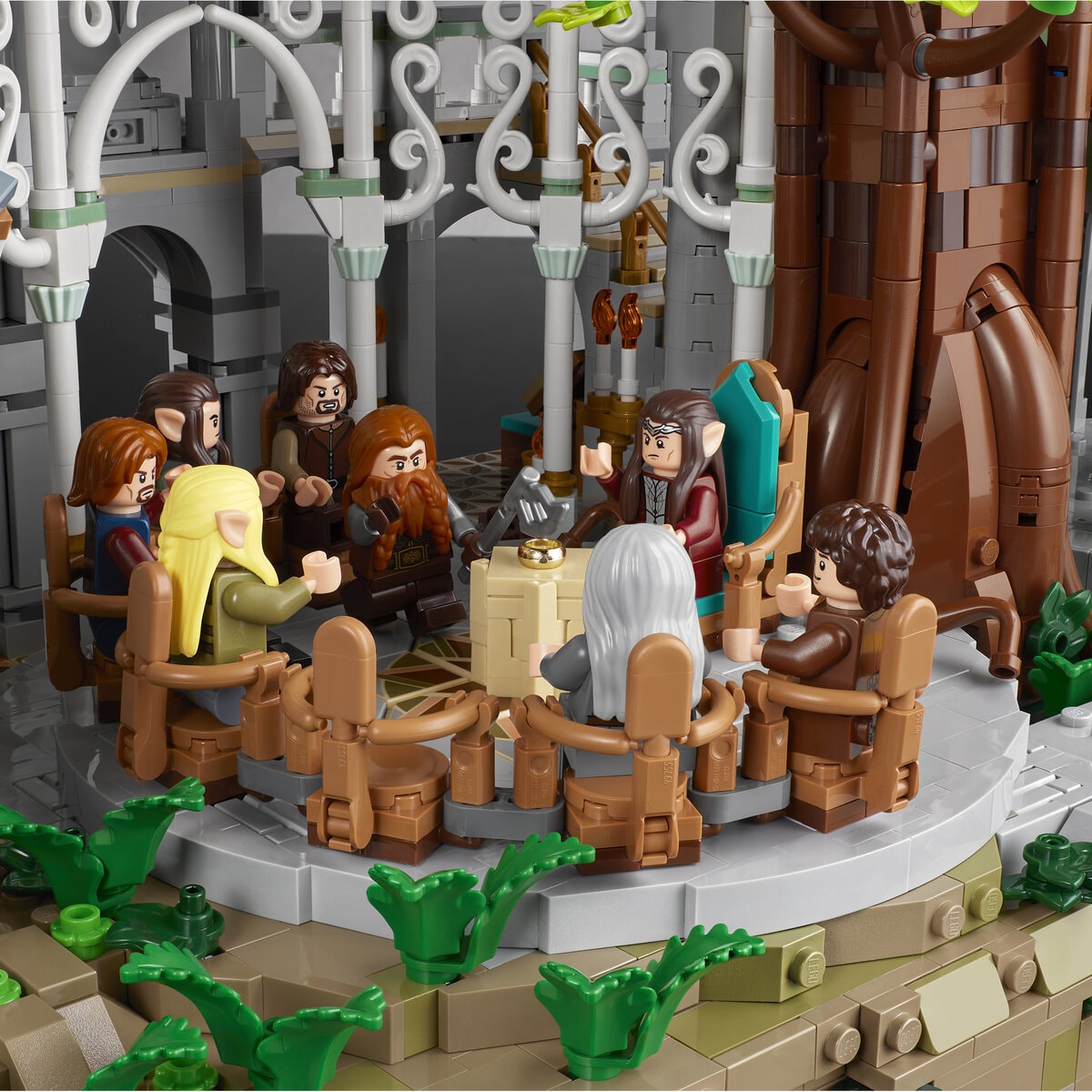 Lego imagine le pays de Rivendell du Seigneur des Anneaux avec un