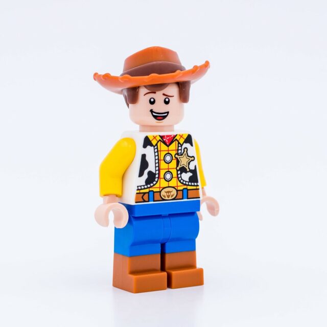 Review LEGO 43212 Disney Celebration Train - HelloBricks