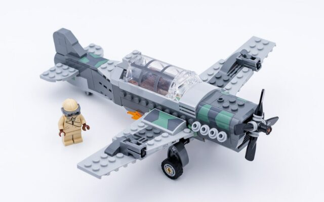 Review LEGO Indiana Jones 77012 Fighter Plane Chase