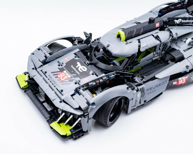 Review LEGO Technic 42156 Peugeot 9X8 24h Le Mans Hybrid Hypercar