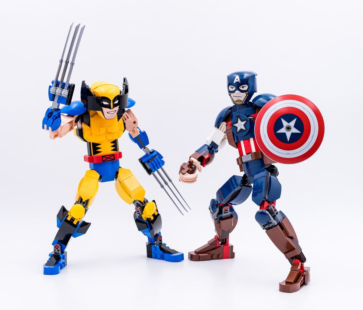 Review LEGO Marvel 76257 Wolverine & 76258 Captain America Construction  Figures - HelloBricks
