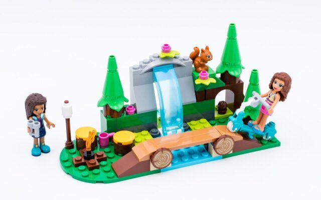 Review LEGO Friends 41677 Forest Waterfall